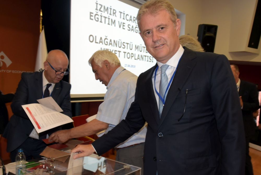 Ekonomi Üniversitesi “Değişim” dedi