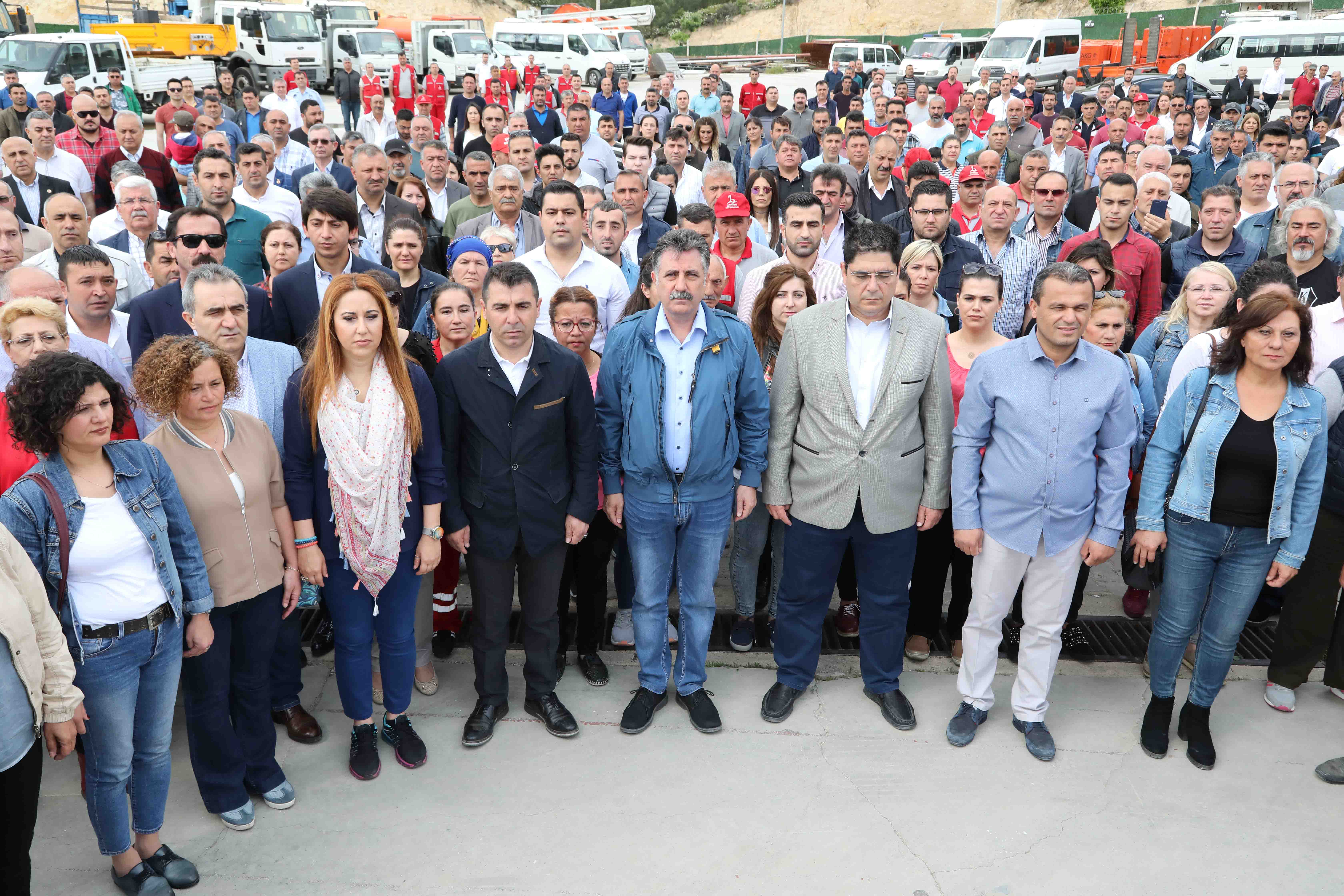 1 Mayısı işçilerle kutladı