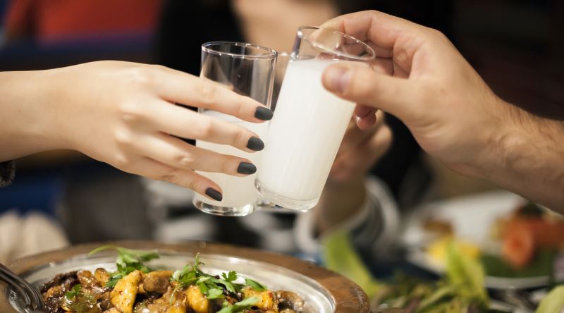 Asgari ücretle çalışana rakı lüks!