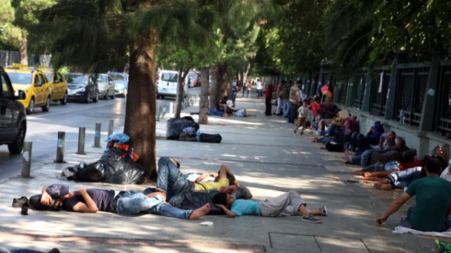 Her geçen gün sayıları artıyor! İşte İzmir'de yaşayan Suriyeli sayısı..