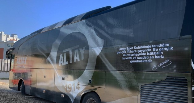 Altay'ın otobüsüne taraftarlardan tam not: Atatürk imzasıyla yollarda