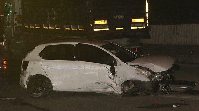 5 metreden uçtu! Arabadaki yaralı arkadaşlarını bırakıp kaçtı