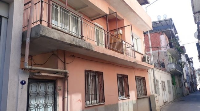 İzmir'de bir kadının evde ölü bulunmasıyla ilgili ayrıntılar belli oldu
