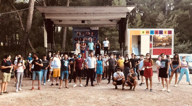 Bornova'da "Oyunculuk Festivali" Türkiye'de bir ilk oldu