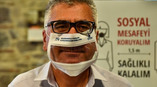 İzmir’de işitme engelliler için şeffaf maske üretiliyor