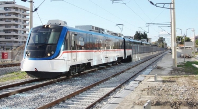 İzmir'de korkunç son: Metroda ölüme atladı!