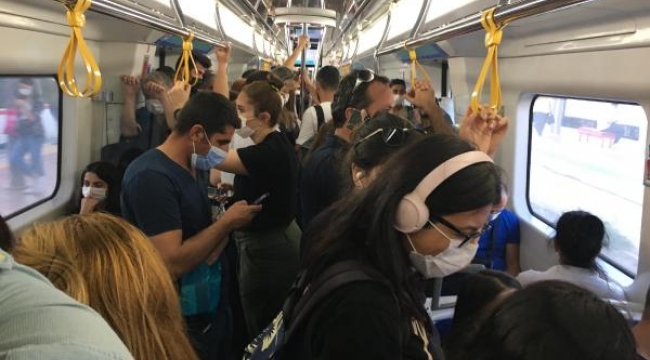 İzmir'de korkutan manzara! Toplu taşımadaki yoğunluk tedirgin etti