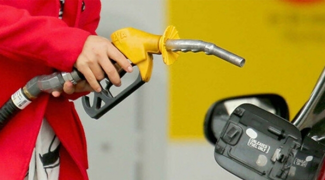 Benzinin ardından bir zam da motorine geldi