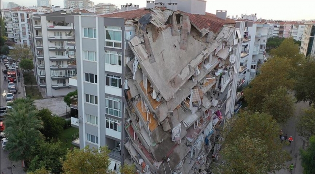 İzmir'de ağır hasarlı 26 bina acil olarak yıkılacak!