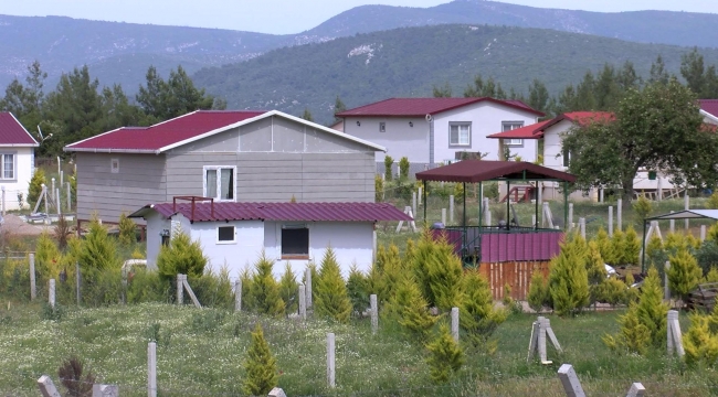 İzmir'de 'Hobi Bahçeleri' çıkmazı: Bakanlık 'yıkın' diyor, satış fiyatları dudak uçuklatıyor!