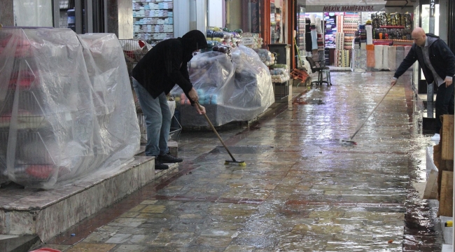 İzmirli selzede esnaflardan hükümete 'destek' çağrısı!