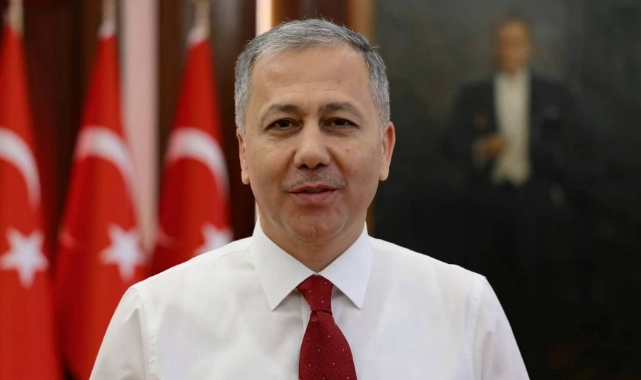 Bakan Yerlikaya duyurdu: Interpol'ün aradığı 10 kişi İstanbul'da yakalandı!