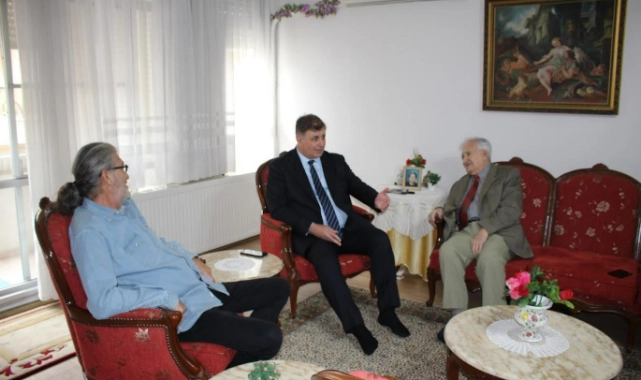 Başkan Tugay’dan Karşıyakalı çınara ziyaret