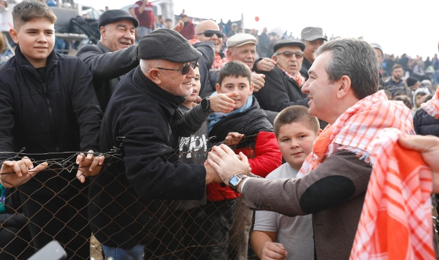 Bergama Folklorik Deve Gösterisi Festivali'ne yoğun ilgi