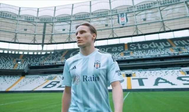 Beşiktaş duyurdu: Jonas Svensson kadroda 