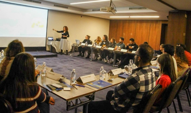 Büyükşehir Dayanışma Noktaları’nı uluslararası ortak akılla geliştiriyor 
