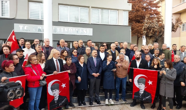 CHP İzmir'den 'Kayyum'a çağrı: Gündemden düşürün