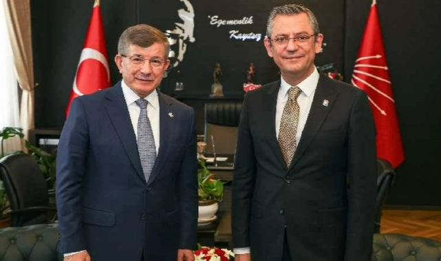 CHP lideri Özel, Ahmet Davutoğlu ile görüştü