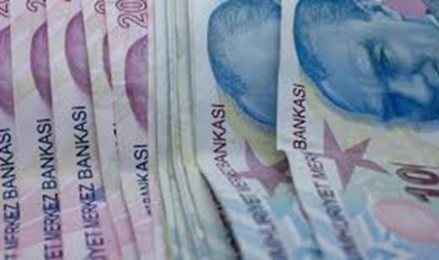 Dolar TL'de rekorunu tazeledi