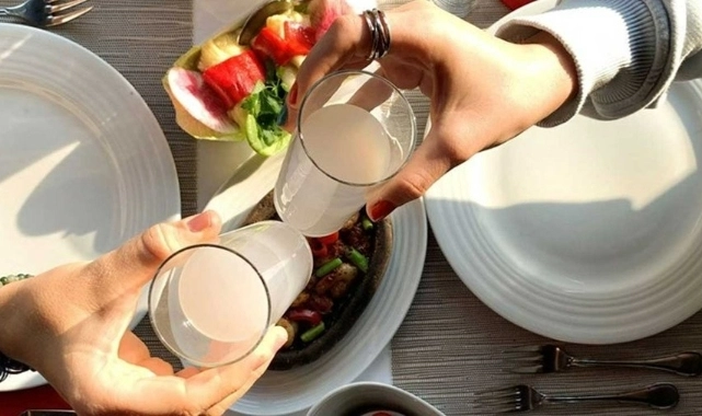 İki rakı grubuna zam geldi 