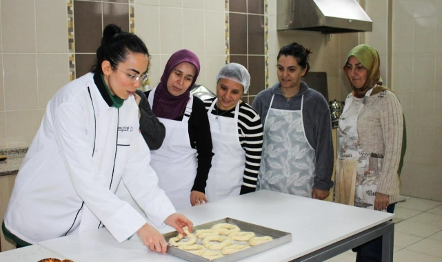 Karşıyaka Belediyesi, sertifikalı kurslarla istihdama destek sunuyor
