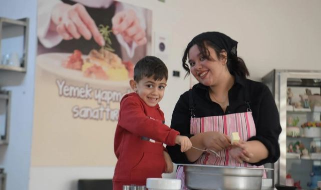 Minikler mutfakta eğlenerek öğrendi