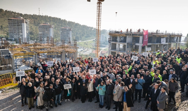 Toplu konut projesi hızla yükseliyor: "İzmir Türkiye'nin lokomotifi" 