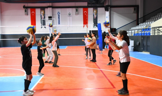 Torbalı’nın yeni salonuna genç sporculardan tam not