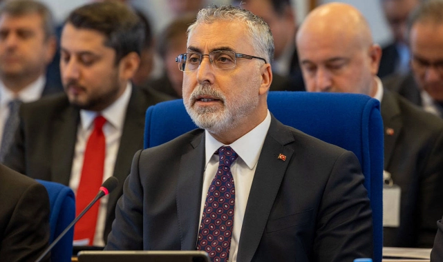 TÜRK - İŞ Genel Başkanı Atalay duyurdu: Bakan Vedat Işıkhan'dan kamu işçisine 'ek zam' sözü