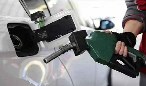 Zam yağmuru dinmiyor: Benzine ve motorine dev zam yolda! 