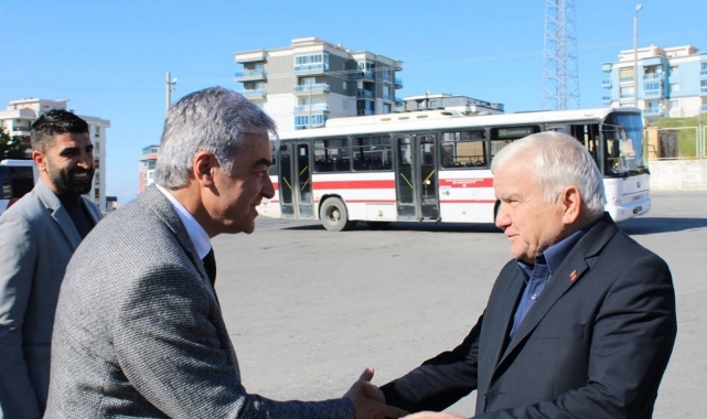 AK Partili Gökçekaya Çiğlili minibüsçülerin dertlerini dinledi