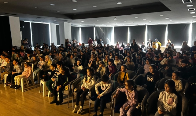 Bornovalı minikler tatilde eğlenceye doydu