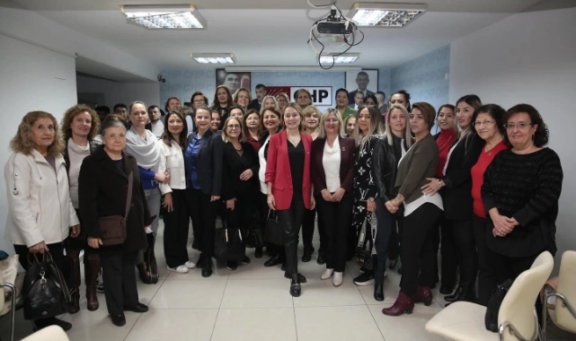 CHP Kadın Kolları Başkanı basın açıklaması düzenledi
