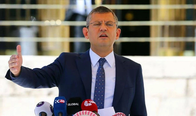 CHP lideri Özel: “Birleşin ve kentlerinizi tek adamdan koruyun” 