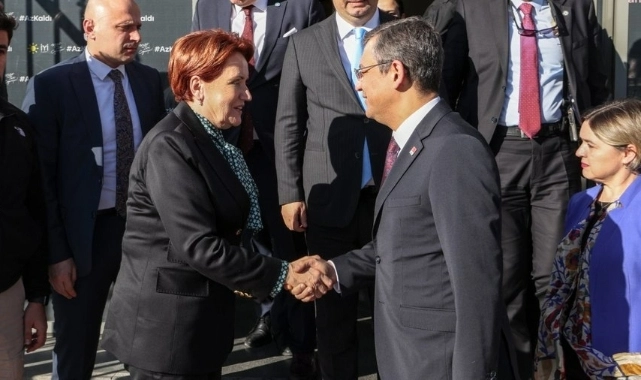 CHP lideri Özel'den Akşener'e taziye ziyareti 