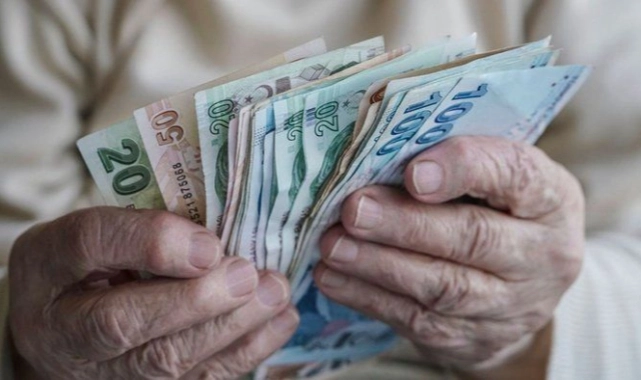 Emekliye ek zam kararı Resmi Gazete'de yayımlandı
