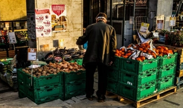 Enflasyon maaş zamlarını eritti