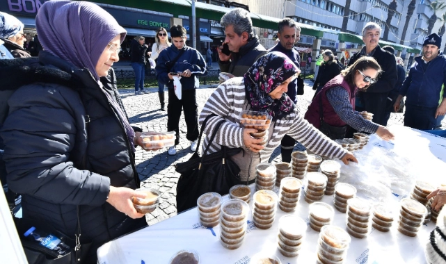 İzmir, 6 Şubat'ı andı