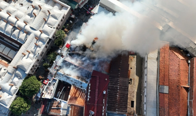 İzmir İtfaiyesinden yangına 6 dakikada müdahale