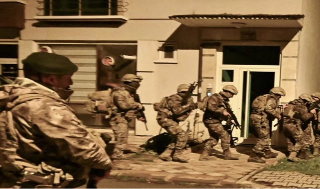 Madde bağımlısı baba  7 yaşındaki çocuğunu rehin aldı