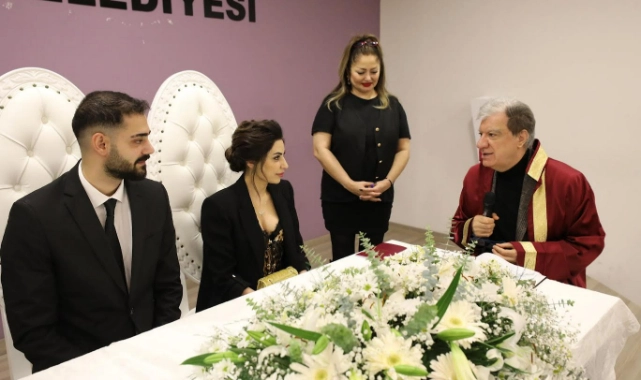Narlıdere'de çiftlere 14 Şubat sürprizi 