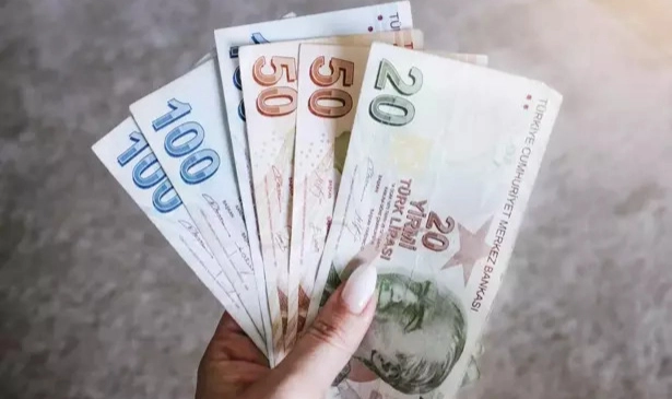 Uzmanlardan TL açıklaması: Değer kaybı devam edecek mi?