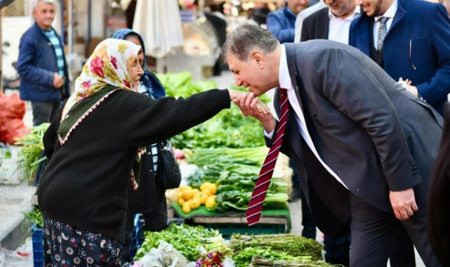 Başkan Cemil Tugay Tireli üreticiye moral oldu: “Karamsar olmayın, beraber atlatacağız”