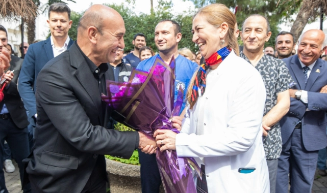 Başkan Soyer sağlık çalışanlarının bayramını kutladı