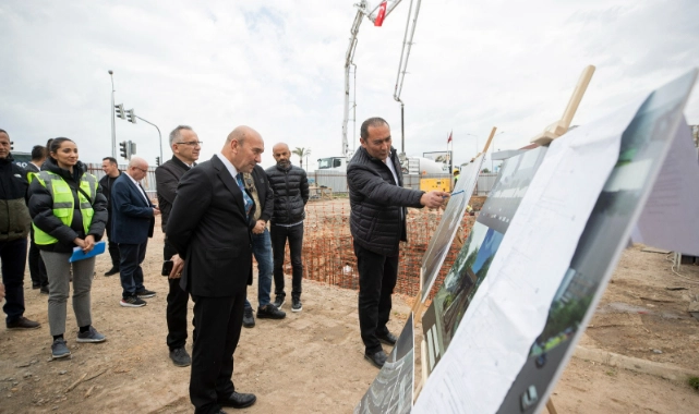 Başkan Soyer tarih verdi: Karataş'a yaya üst geçidi geliyor  