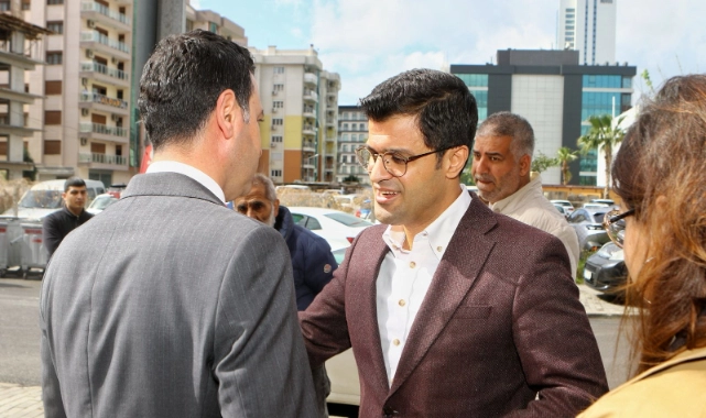 AK Partililer CHP'li adayın pankartını toplamıştı: Pankart krizi ardından Kırkpınar'dan Önal'a ziyaret