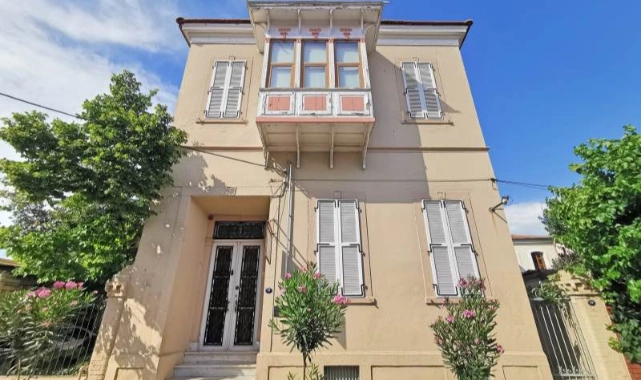 Bu mimariyi görünce Alaçatı sanmayın: Buca'nın en eski mahallesi Dumlupınar 