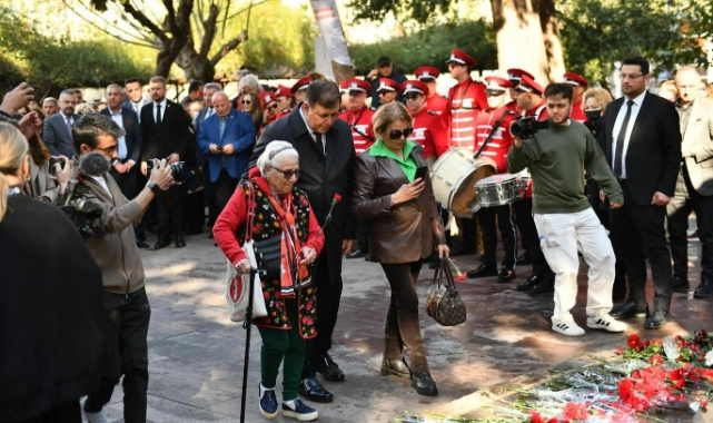 Cemil Tugay'dan 8 Mart mesajı: "Karanlığa verecek tek bir kadınımız yok" 