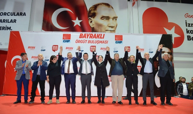 CHP Bayraklı örgütü tek yumruk!