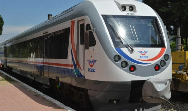 Denizli – İzmir yolunda feci kaza: Bir kişiye tren çarptı! 